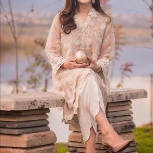 Delicate Cream Lace Long-Sleeve Women's kurta